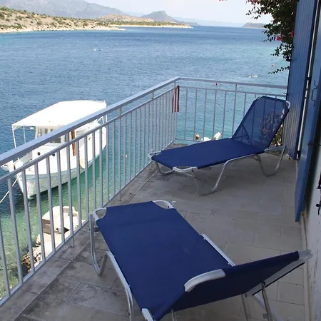 Agiannis La Piscine *
